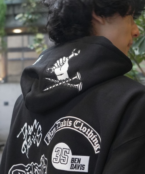 BEN DAVIS(ベンデイビス)の「【BEN DAVIS/ベンデイビス】【インパクト抜群のマルチワッペン】プルオーバーパーカー 豪華な振り刺繍 フードロゴデザイン(パーカー・メンズ・ブラック/杢グレー・X-LARGE/MEDIUM/LARGE)」の12枚目の写真