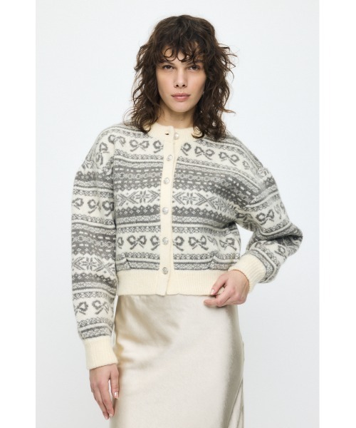 MOUSSY（マウジー）の「【ZOZO・一部店舗限定】RIBBON FAIR ISLE ニットカーディガン（カーディガン/ボレロ・レディース・オフホワイト/レッド/ネイビー・FREE）」の8枚目の写真
