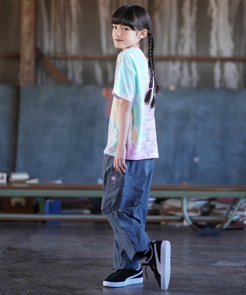 THE NORTH FACE（ザノースフェイス）の「スプレーダイ Tシャツ NTJ32604（Tシャツ/カットソー・キッズ・パープル系/イエロー系・160cm/150cm/140cm/130cm）」の7枚目の写真