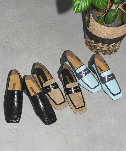 GRISE（グリーズ）の「GRISEレザースクエアギャザーローファー（ローファー・レディース・ブラック/ブルー系その他/ベージュ・25cm/24.5cm/24cm/23.5cm/23cm/22.5cm/22cm）」の4枚目の写真