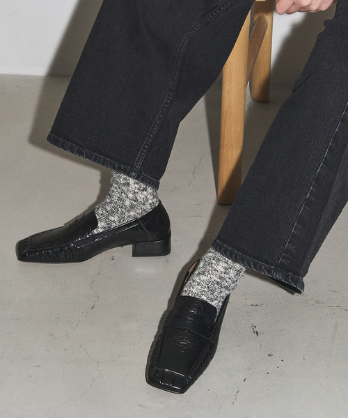 GRISE（グリーズ）の「GRISEレザースクエアギャザーローファー（ローファー・レディース・ブラック/ブルー系その他/ベージュ・25cm/24.5cm/24cm/23.5cm/23cm/22.5cm/22cm）」の5枚目の写真