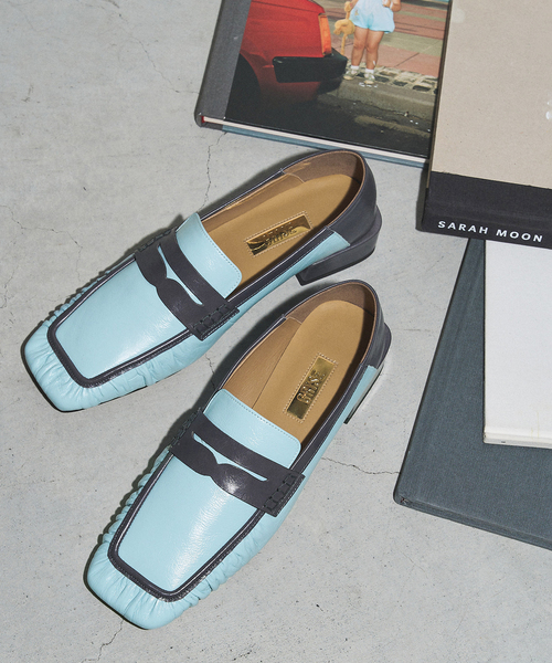 GRISE（グリーズ）の「GRISEレザースクエアギャザーローファー（ローファー・レディース・ブラック/ブルー系その他/ベージュ・25cm/24.5cm/24cm/23.5cm/23cm/22.5cm/22cm）」の8枚目の写真