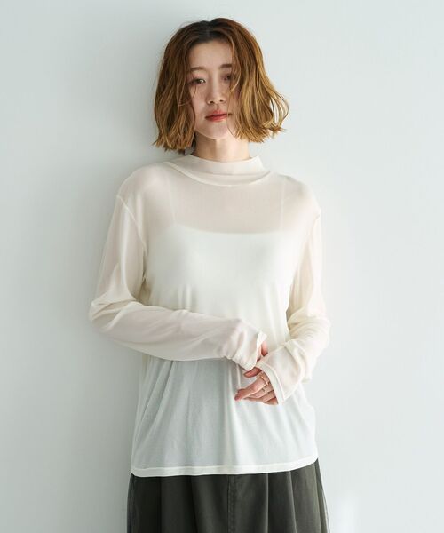 YECCA VECCA(イェッカヴェッカ)の「ハイネックシアートップス(Tシャツ/カットソー・レディース・オフホワイト/ブラック/ブルー・FREE)」の1枚目の写真