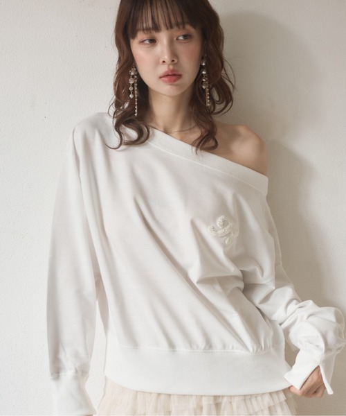 Nadana(ナダナ)の「ワンポイントオフショルプルオーバー(Tシャツ/カットソー・レディース・ホワイト/ネイビー・FREE)」の3枚目の写真