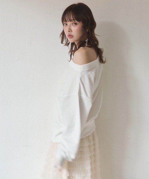 Nadana(ナダナ)の「ワンポイントオフショルプルオーバー(Tシャツ/カットソー・レディース・ホワイト/ネイビー・FREE)」の6枚目の写真