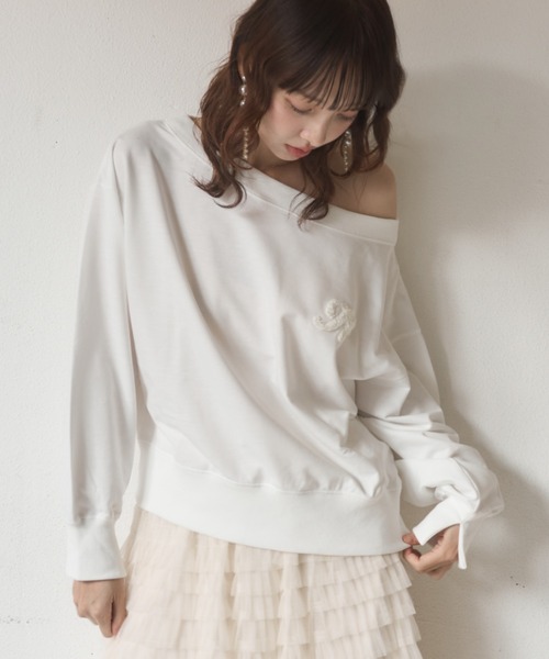 Nadana(ナダナ)の「ワンポイントオフショルプルオーバー(Tシャツ/カットソー・レディース・ホワイト/ネイビー・FREE)」の4枚目の写真