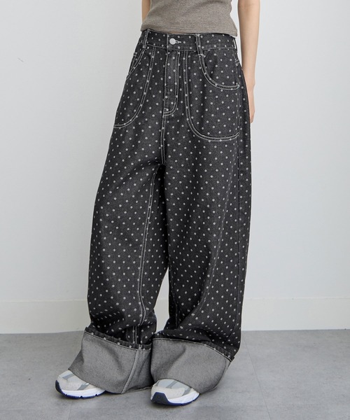 CHAN ME(チャンミ)の「ドット柄ロールアップワイドデニムパンツ(デニムパンツ・レディース・ブラック・X-LARGE/LARGE/MEDIUM)」の4枚目の写真