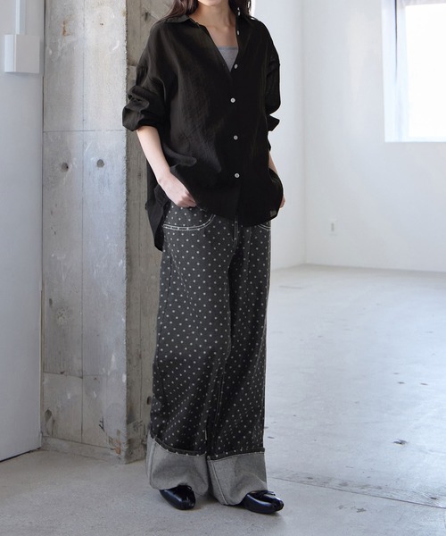 CHAN ME(チャンミ)の「ドット柄ロールアップワイドデニムパンツ(デニムパンツ・レディース・ブラック・X-LARGE/LARGE/MEDIUM)」の6枚目の写真