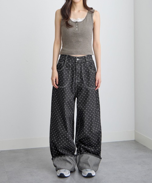 CHAN ME(チャンミ)の「ドット柄ロールアップワイドデニムパンツ(デニムパンツ・レディース・ブラック・X-LARGE/LARGE/MEDIUM)」の9枚目の写真