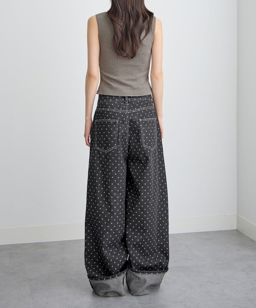 CHAN ME(チャンミ)の「ドット柄ロールアップワイドデニムパンツ(デニムパンツ・レディース・ブラック・X-LARGE/LARGE/MEDIUM)」の11枚目の写真