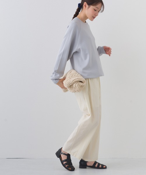 OMNES（オムネス）の「ソフトポンチロゴプリント裾ドローコード 長袖Tシャツ 花粉リリース付（Tシャツ/カットソー・レディース・ブラック/ライトピンク/ベージュ/ライトグレー・FREE）」の14枚目の写真