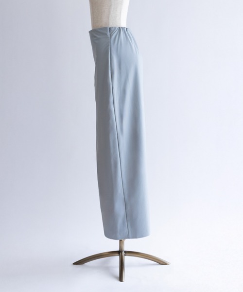EN NEUME(エンノイム)の「Washable Faux Leather Narrow Skirt(スカート・レディース・ブルー/イエロー・FREE)」の14枚目の写真