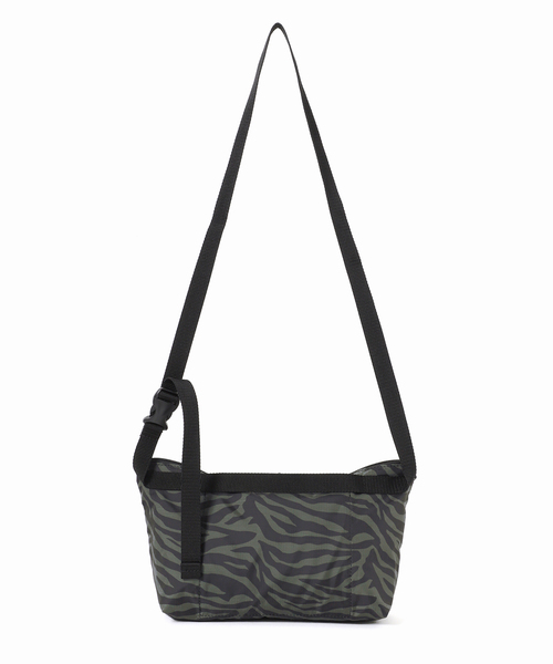 JOURNAL STANDARD relume（ジャーナルスタンダード　レリューム）の「【BAGS IN PROGRESS】FANNYPACK CROSSBODY ZEBRA（ショルダーバッグ・レディース・カーキ・FREE）」の5枚目の写真
