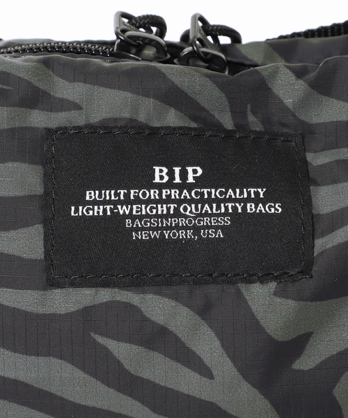 JOURNAL STANDARD relume（ジャーナルスタンダード　レリューム）の「【BAGS IN PROGRESS】FANNYPACK CROSSBODY ZEBRA（ショルダーバッグ・レディース・カーキ・FREE）」の11枚目の写真