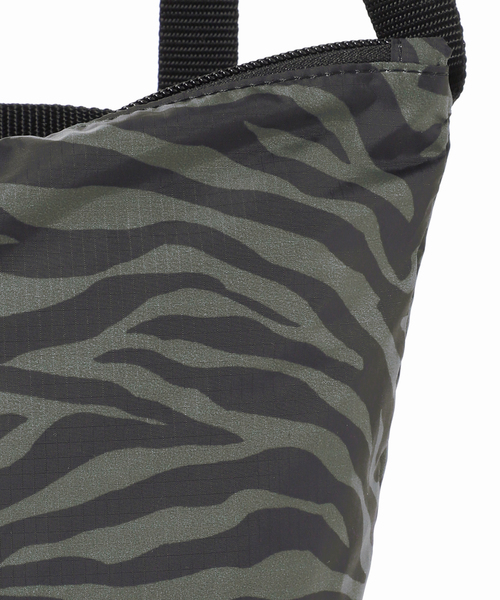 JOURNAL STANDARD relume（ジャーナルスタンダード　レリューム）の「【BAGS IN PROGRESS】FANNYPACK CROSSBODY ZEBRA（ショルダーバッグ・レディース・カーキ・FREE）」の12枚目の写真