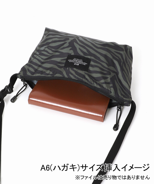 JOURNAL STANDARD relume（ジャーナルスタンダード　レリューム）の「【BAGS IN PROGRESS】FANNYPACK CROSSBODY ZEBRA（ショルダーバッグ・レディース・カーキ・FREE）」の13枚目の写真