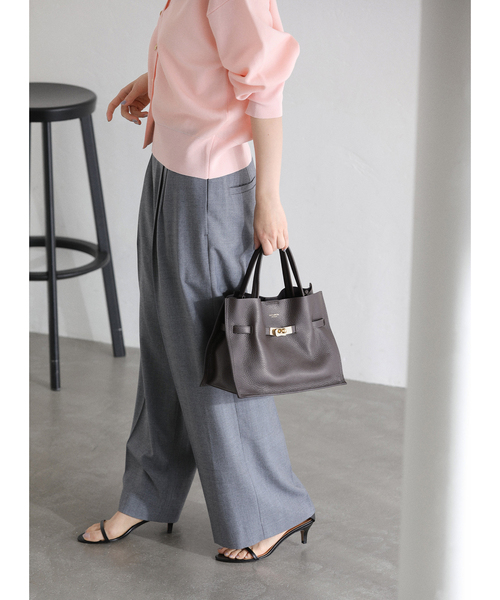 La TOTALITE（ラトータリテ）の「VIOLAd’ORO / ヴィオラドーロ ダブルフェイスレザーバッグ（ショルダーバッグ・レディース・アイボリー/ブラウン・FREE）」の10枚目の写真