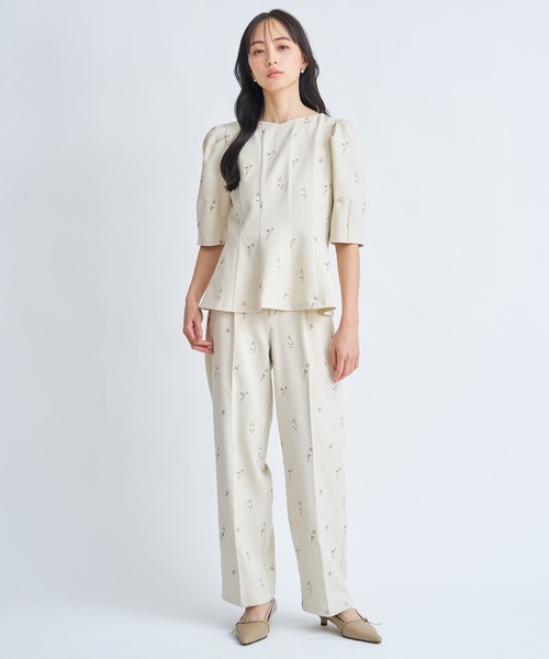 NOELA(ノエラ)の「【Premium】フラワー刺繍パンツ(その他パンツ・レディース・ベージュ/ネイビー・S/M)」の4枚目の写真