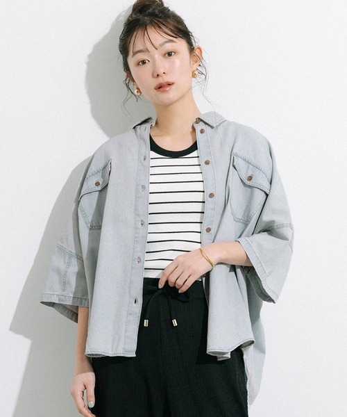 coca(coca)(コカ)の「デニムビック半袖シャツ(シャツ/ブラウス・レディース・ライトブルー/ブルー・M/L)」の1枚目の写真