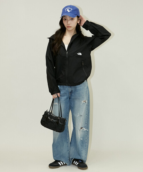 THE NORTH FACE（ザノースフェイス）の「THE NORTH FACE/ザ・ノース・フェイス Compact Jacket　限定展開（マウンテンパーカー・レディース・ベージュ/ブラック・MEDIUM/LARGE/X-LARGE）」の7枚目の写真