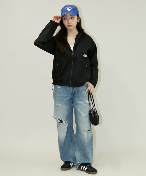 THE NORTH FACE（ザノースフェイス）の「THE NORTH FACE/ザ・ノース・フェイス Compact Jacket　限定展開（マウンテンパーカー・レディース・ベージュ/ブラック・MEDIUM/LARGE/X-LARGE）」の9枚目の写真