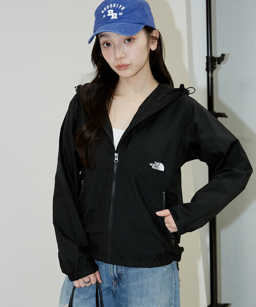 THE NORTH FACE（ザノースフェイス）の「THE NORTH FACE/ザ・ノース・フェイス Compact Jacket　限定展開（マウンテンパーカー・レディース・ベージュ/ブラック・MEDIUM/LARGE/X-LARGE）」の11枚目の写真