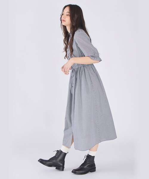 To b. by agnes b.（トゥービーバイアニエスベー）の「ギンガムチェック コットン フリル ワンピース（ワンピース・レディース・ネイビー・36/40/38）」の5枚目の写真