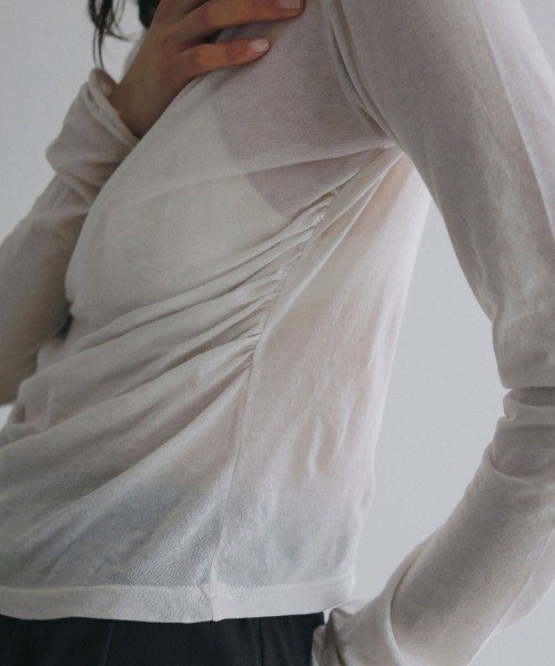 anuke(アンヌーク)の「anuke Gather Compact Tops ギャザーコンパクトトップス/62620608(Tシャツ/カットソー・レディース・ブラウン/アイボリー・ONE SIZE)」の3枚目の写真