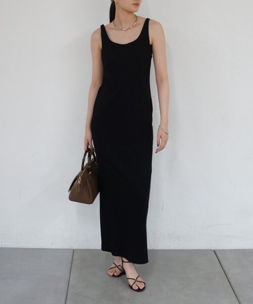 LOUNGEDRESS(ラウンジドレス)の「カットタンクワンピース(ワンピース・レディース・ブラック/キャメル・SMALL/MEDIUM)」の2枚目の写真