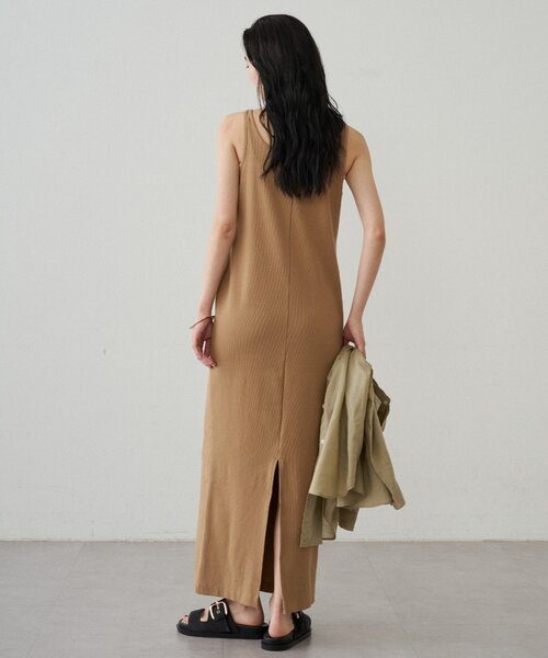 LOUNGEDRESS(ラウンジドレス)の「カットタンクワンピース(ワンピース・レディース・ブラック/キャメル・SMALL/MEDIUM)」の13枚目の写真