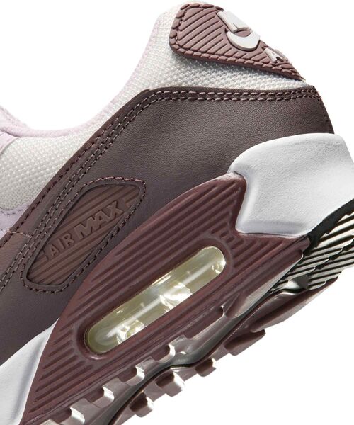 NIKE(ナイキ)の「ナイキ エア マックス 90 ウィメンズシューズ / Nike Air Max 90 Women's Shoes IM4613-104 White(スニーカー・レディース・ホワイト・25.5/22.5/26/25/24.5/24/23.5/23/22)」の8枚目の写真