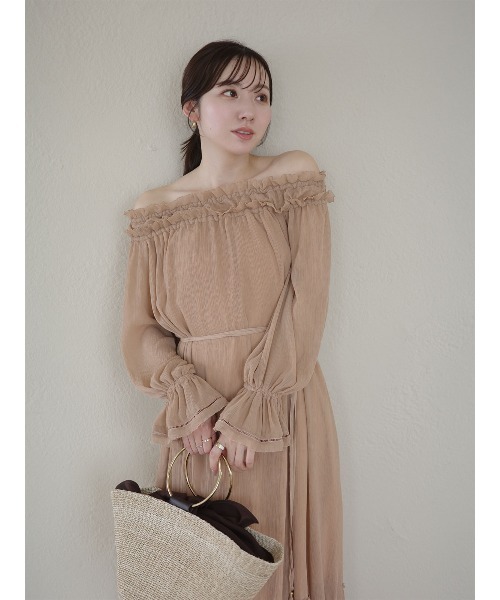 anuans（アニュアンス）の「シフォンオフショルダーフレアワンピース（ワンピース・レディース・テラコッタ/ライトベージュ/チャコールグレー・FREE）」の21枚目の写真