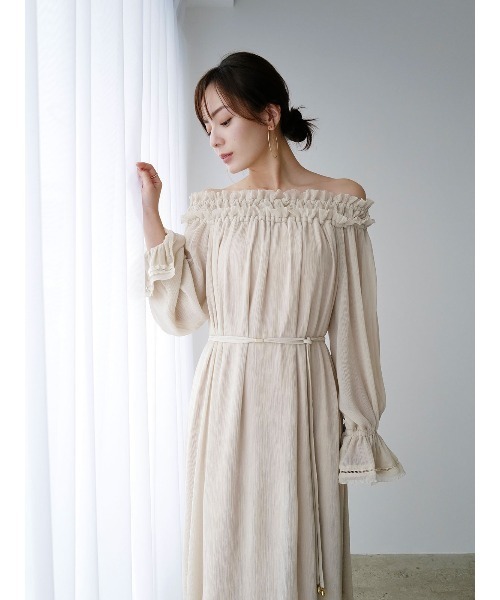 anuans（アニュアンス）の「シフォンオフショルダーフレアワンピース（ワンピース・レディース・テラコッタ/ライトベージュ/チャコールグレー・FREE）」の7枚目の写真