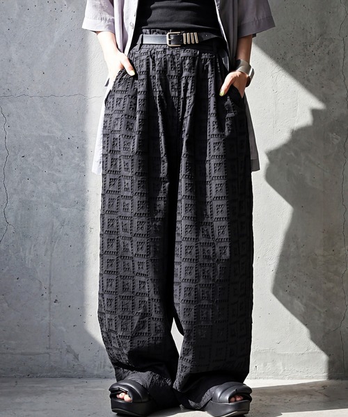 antiqua(アンティカ)の「綿100 シフリー刺繍 ワイドパンツ(その他パンツ・レディース・ブラック・ONESIZE)」の1枚目の写真