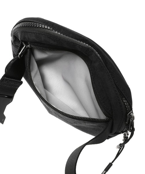 NIKE(ナイキ)の「NIKE AURA WAISTPACK HM6120-013(ショルダーバッグ・メンズ・ブラック・ONE SIZE)」の5枚目の写真