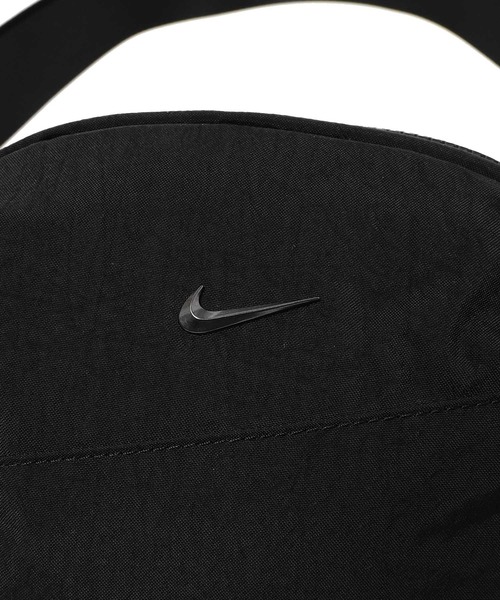 NIKE(ナイキ)の「NIKE AURA WAISTPACK HM6120-013(ショルダーバッグ・メンズ・ブラック・ONE SIZE)」の6枚目の写真