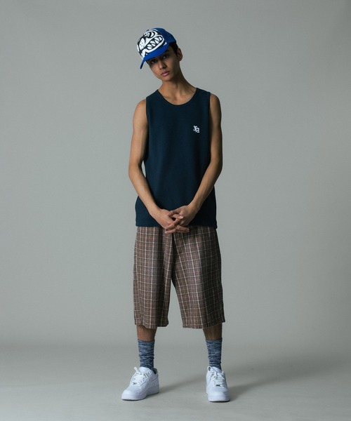 XLARGE（エクストララージ）の「OLD ENGLISH WAFFLE TANK TOP（タンクトップ・メンズ・ブラック/ホワイト/ネイビー/カモフラージュ・XL/L/M/S）」の8枚目の写真