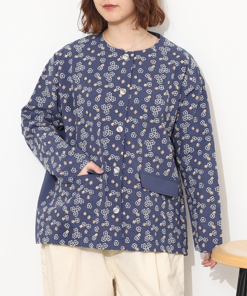 Emago(イマゴ)の「EMAGO クローバー刺繍ショートコート(その他アウター・レディース・ベージュ/ネイビー/カーキ・FREE)」の20枚目の写真