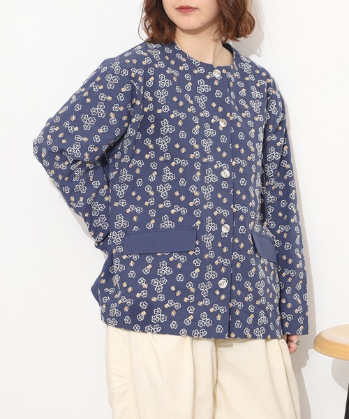 Emago(イマゴ)の「EMAGO クローバー刺繍ショートコート(その他アウター・レディース・ベージュ/ネイビー/カーキ・FREE)」の22枚目の写真