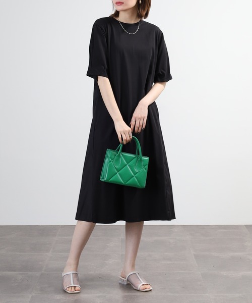 EGLANTINE(エグランティーヌ)の「EGLANTINE 素材切り替えカットソーワンピース 半袖(ワンピース・レディース・キャメル/テラコッタ/ブルー/ブラック・40)」の2枚目の写真
