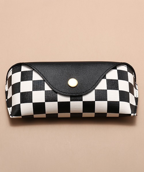 Fun & Daily(ファンアンドデイリー)の「チェッカーメガネ&サングラスケース(メガネ・メンズ・ブラック・FREE)」の2枚目の写真