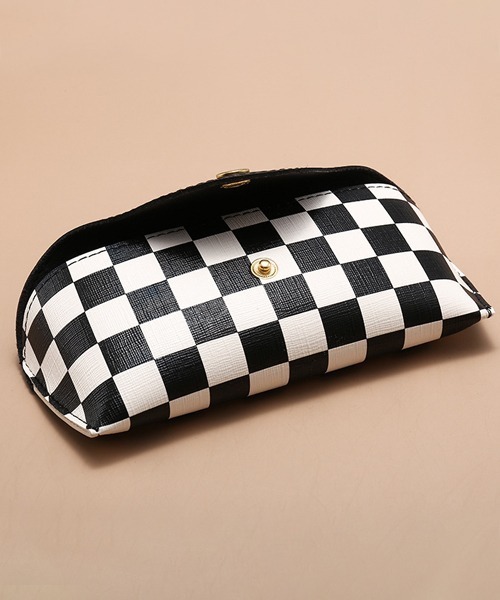 Fun & Daily(ファンアンドデイリー)の「チェッカーメガネ&サングラスケース(メガネ・メンズ・ブラック・FREE)」の3枚目の写真