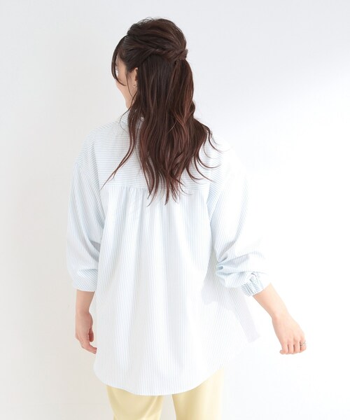 SHOO・LA・RUE（シューラルー）の「【ひんやり/UV/吸水速乾/洗濯後しわになりにくい】ラッシュガードにもなる ストライプシャツ（シャツ/ブラウス・レディース・チャコール/ブルー系7/グリーン系3・04/03/02/01）」の9枚目の写真