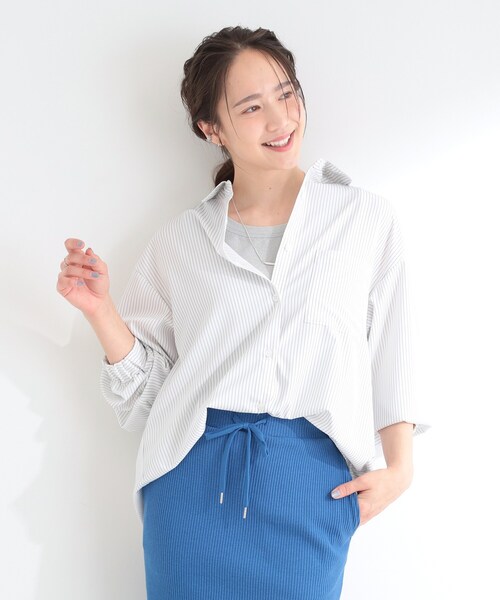 SHOO・LA・RUE（シューラルー）の「【ひんやり/UV/吸水速乾/洗濯後しわになりにくい】ラッシュガードにもなる ストライプシャツ（シャツ/ブラウス・レディース・チャコール/ブルー系7/グリーン系3・04/03/02/01）」の12枚目の写真
