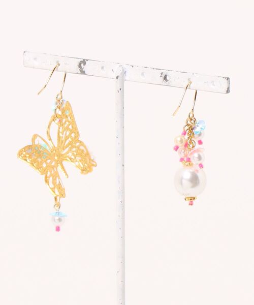 tone(トーン)の「【MUURABBTI】蝶々の春ピアス(MA)(ピアス(両耳用)・レディース・ゴールド・FREE)」の2枚目の写真