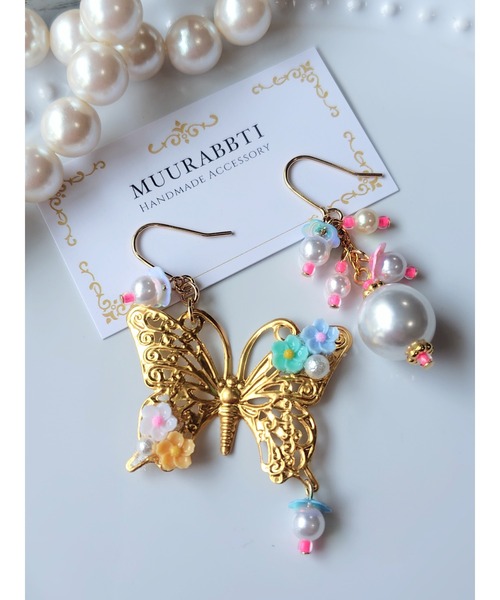 tone(トーン)の「【MUURABBTI】蝶々の春ピアス(MA)(ピアス(両耳用)・レディース・ゴールド・FREE)」の1枚目の写真