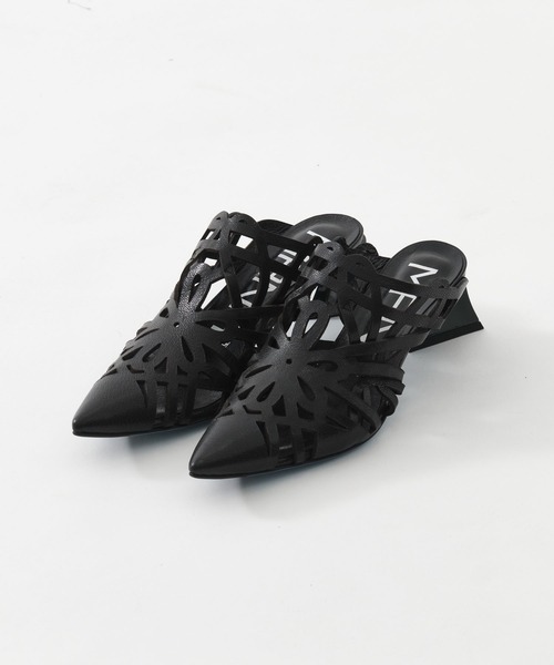 MANA（マナ）の「【MANA/マナ】laser cutting sandal/レザーカッティングサンダル（サンダル・レディース・ブラック/ゴールド・40/39/38/37）」の3枚目の写真
