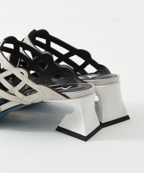 MANA（マナ）の「【MANA/マナ】laser cutting sandal/レザーカッティングサンダル（サンダル・レディース・ブラック/ゴールド・40/39/38/37）」の16枚目の写真