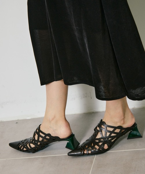 MANA(マナ)の「【MANA/マナ】laser cutting sandal/レザーカッティングサンダル(サンダル・レディース・ブラック/ゴールド・40/39/38/37)」の17枚目の写真