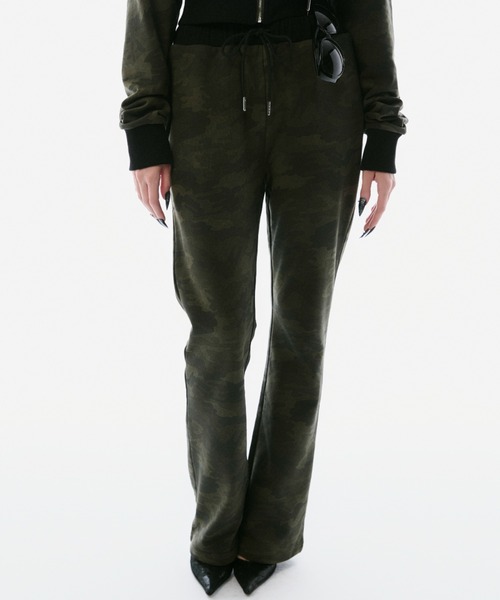 BLONDEY(ブロンディ)の「SEMI-FLARE SWEAT PANTS(スウェットパンツ・レディース・パイソン/カモフラージュ・SMALL/MEDIUM)」の16枚目の写真